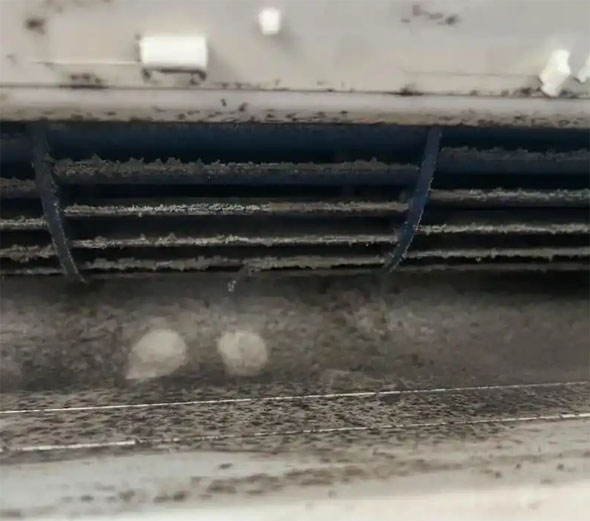 额敏空调吹的风有股烧焦味是怎么回事